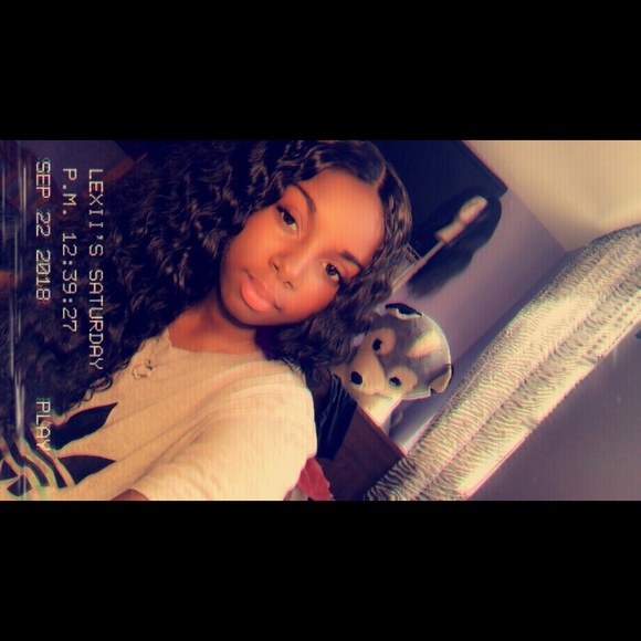 Meet your Posher, Alexis - Picture 1 of 1